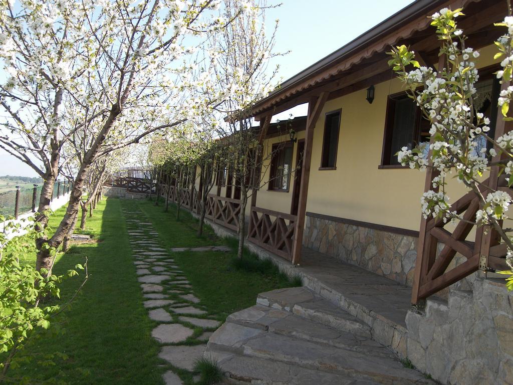 Villa Neva Hotel Kindira ภายนอก รูปภาพ